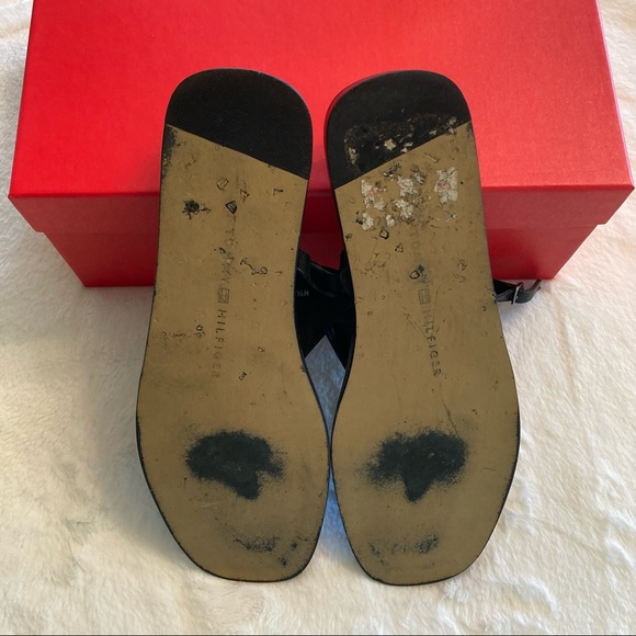 Tommy Hilfiger Black Sandal Slides - Picture 9 of 9